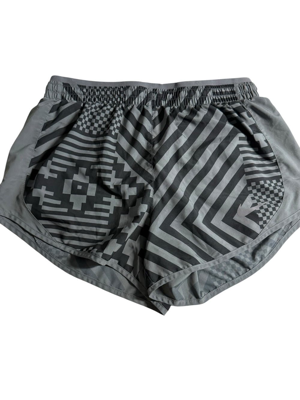 Nike Women's Gray Geometric Print Athletic Shorts